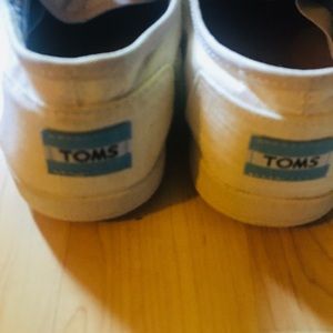 Toms shoes size 10